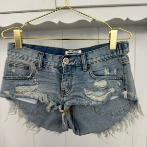 One Teaspoon denim shorts size 25